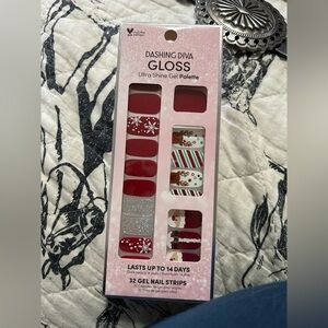 Dashing Diva GLOSS Red Holiday Gel Nail Strips